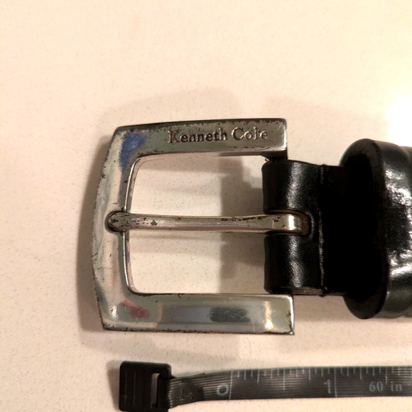 Kenneth Cole leather belt - Picture 4 of 4